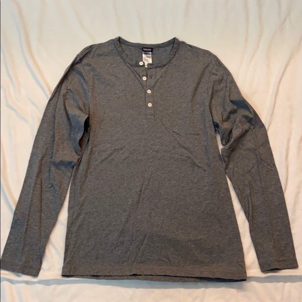 Patagonia Grey Long Sleeve Henley Men Small S